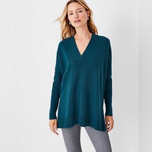 Ann Taylor Teal V-neck Sweater with dolman 3/4 sleeve in size Medium